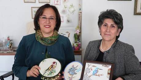 Cennetin Kuşlarını Kanaviçeye İşlediler