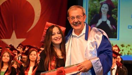 Kelebekler öksüz kaldı...